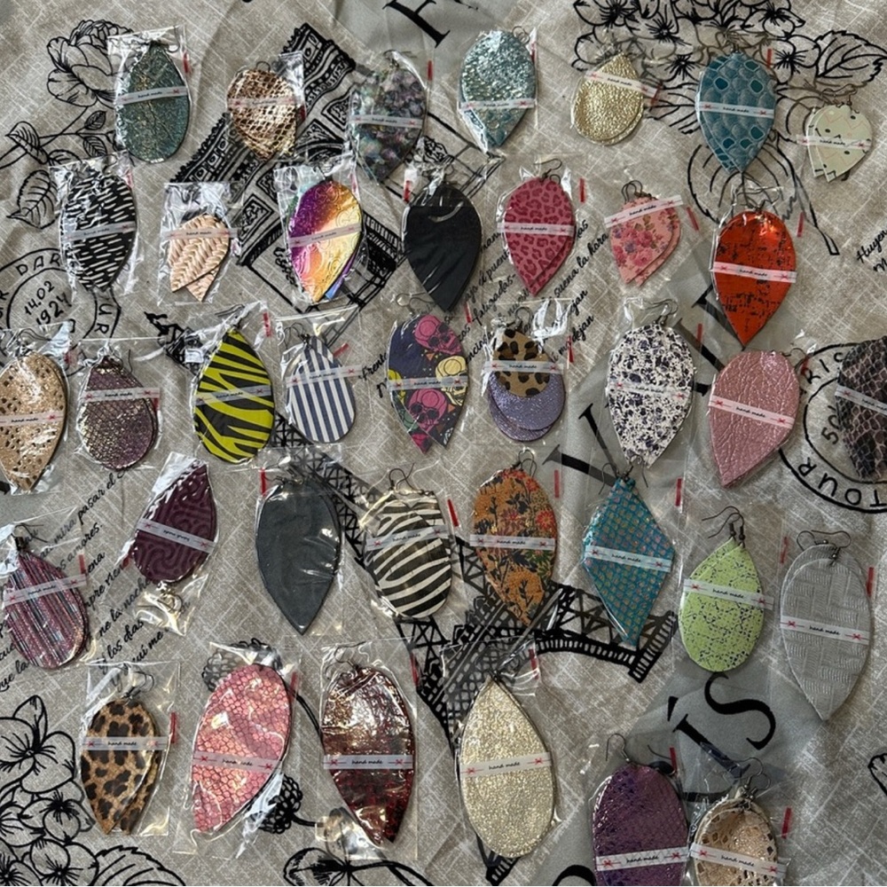 Colorful Patterned Leaf Earrings Set - image 1